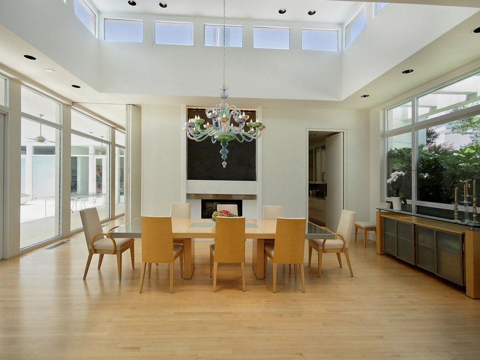 Dallas, TNT, 4130 Cochran Chapel