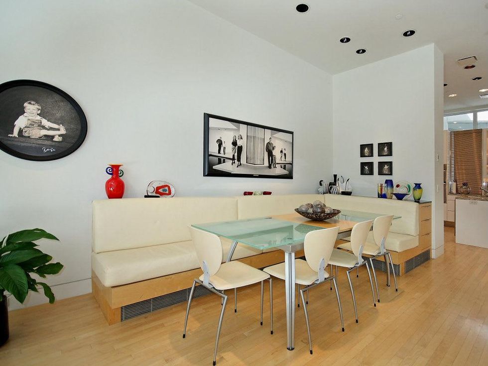 Dallas, TNT, 4130 Cochran Chapel