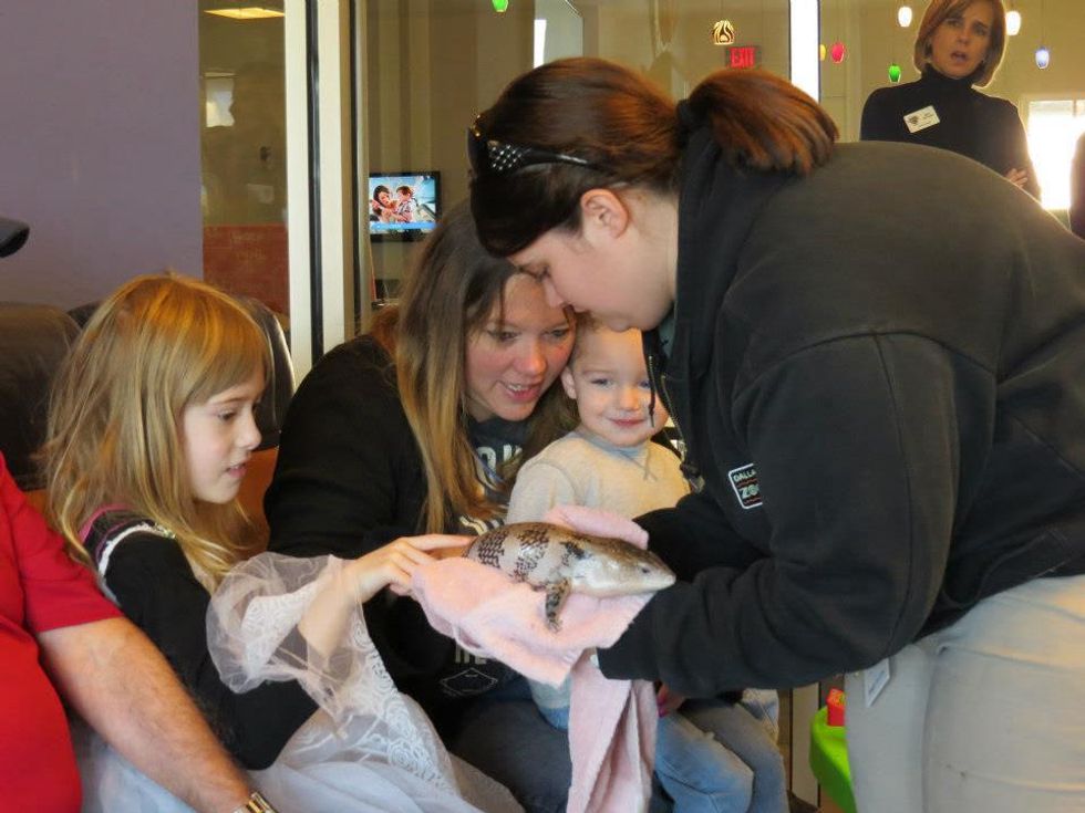 Dallas Zoo visits Ronald McDonald House