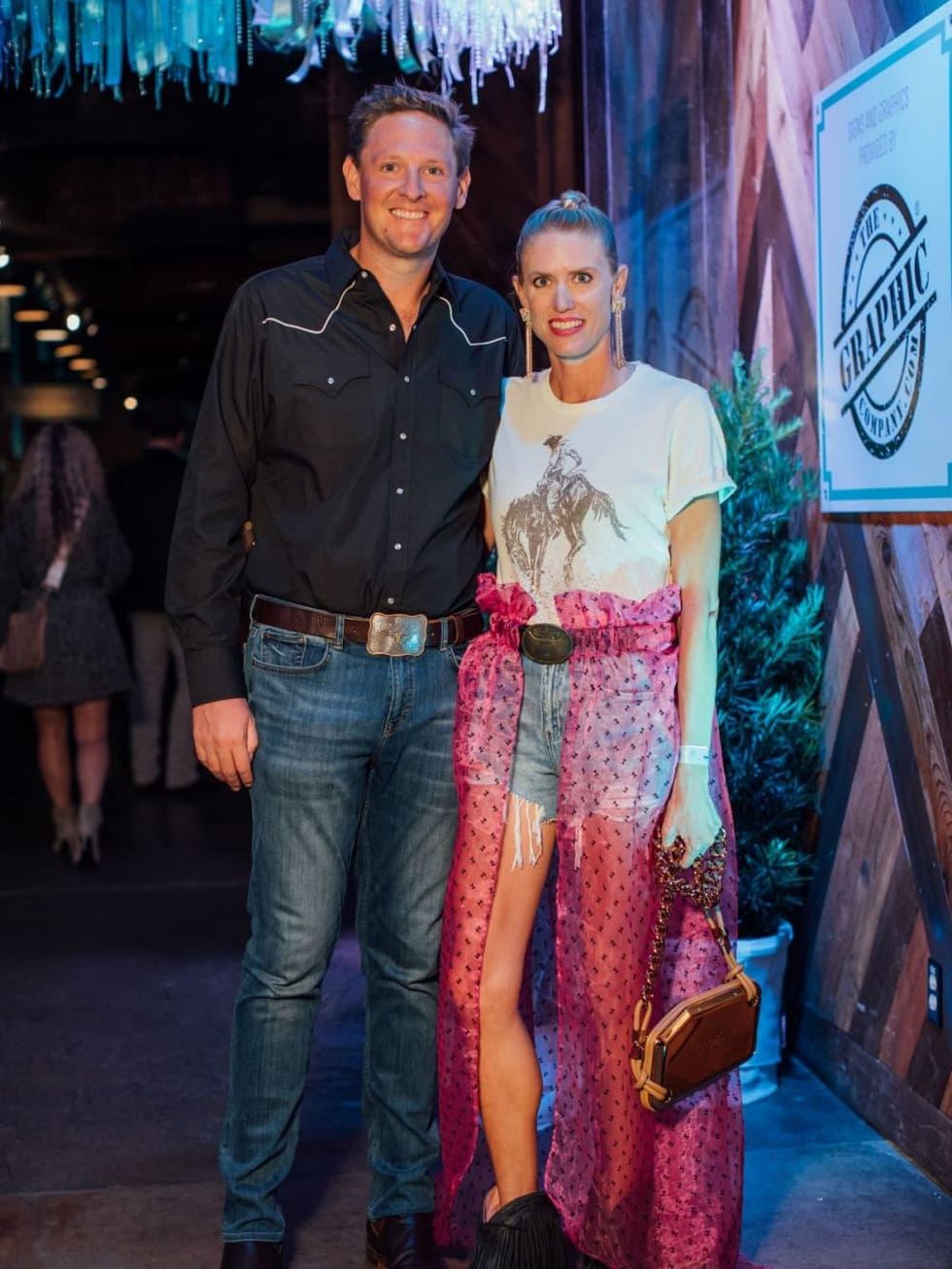 Dan Dijak, Sara Dijak