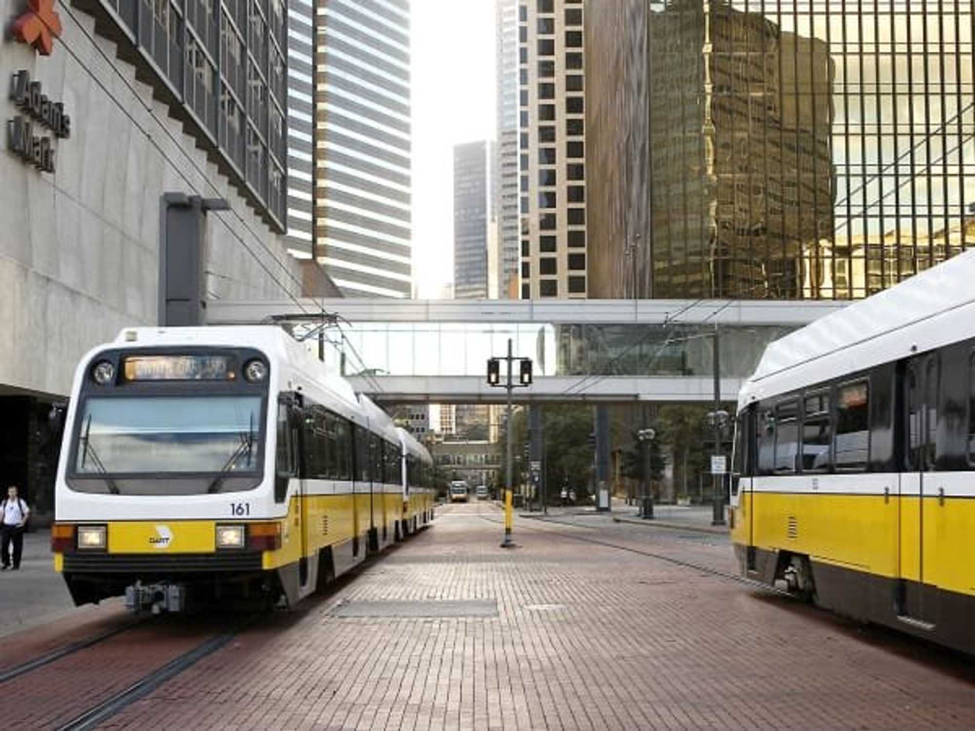 Dart train, rail