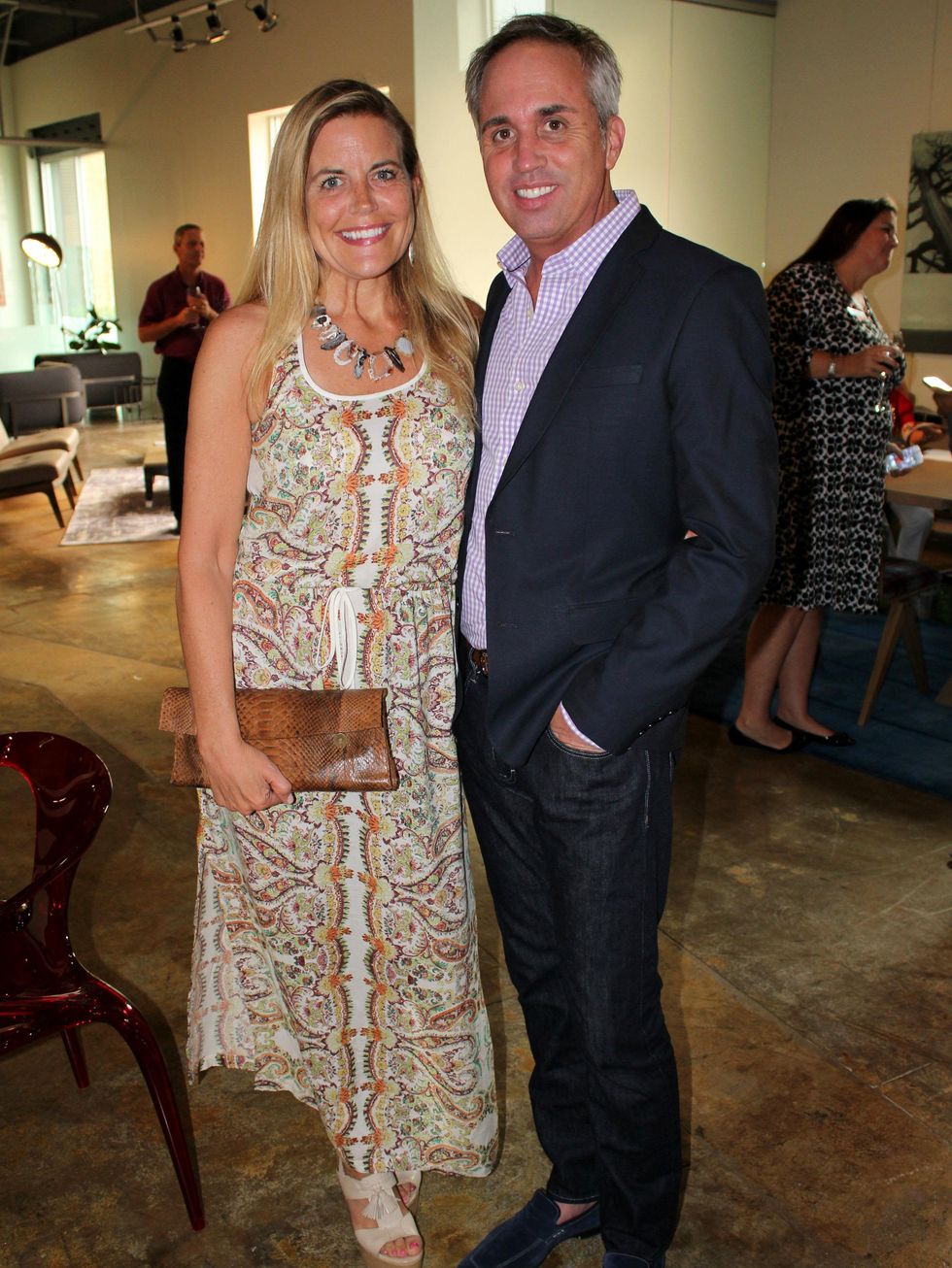 Debra Nelson, Darin Kunz, DIFFA Check Presentation