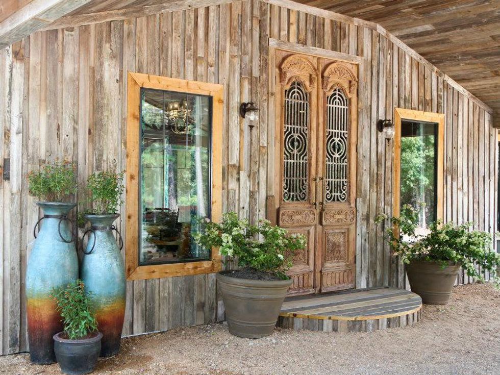 Deer Lake Lodge entrance