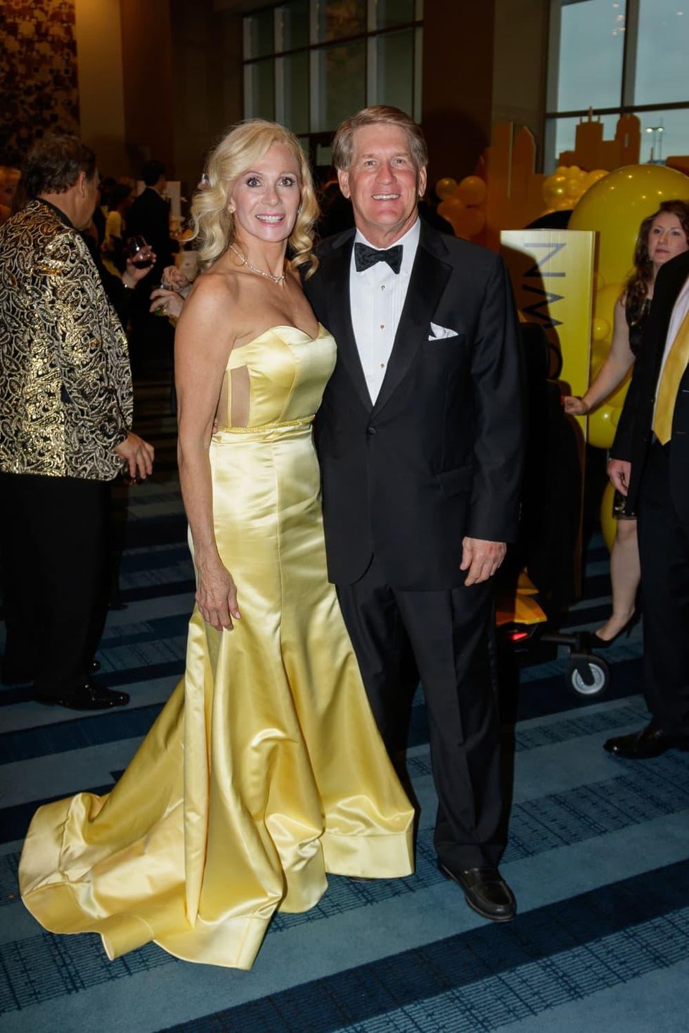 Dallas young professionals paint the town yellow at rosy charity gala ...