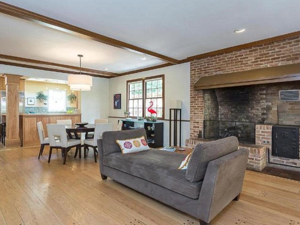 Den at 4 Green Lane in Austin