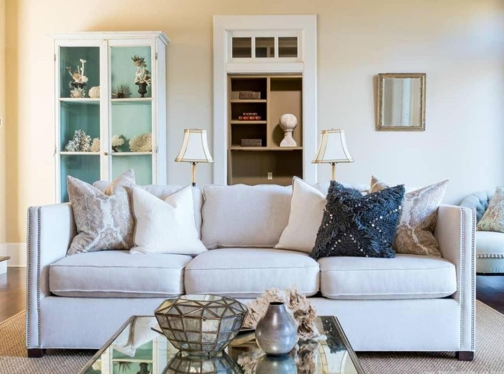 Dennis Quaid Lake Austin Living Room Detail 2