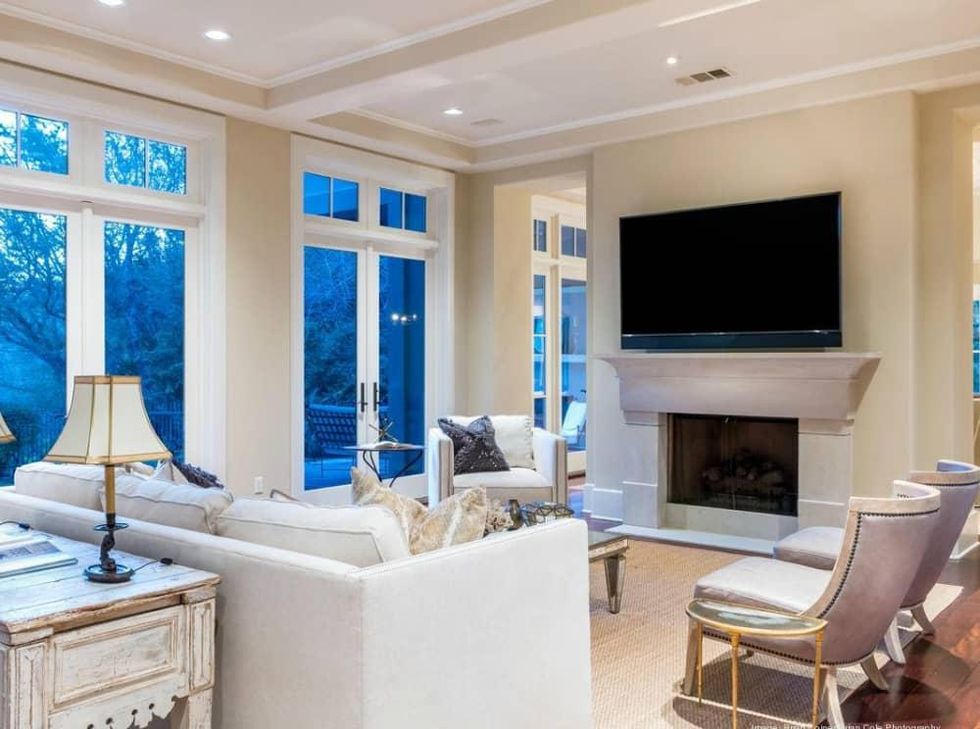 Dennis Quaid Lake Austin Living Room