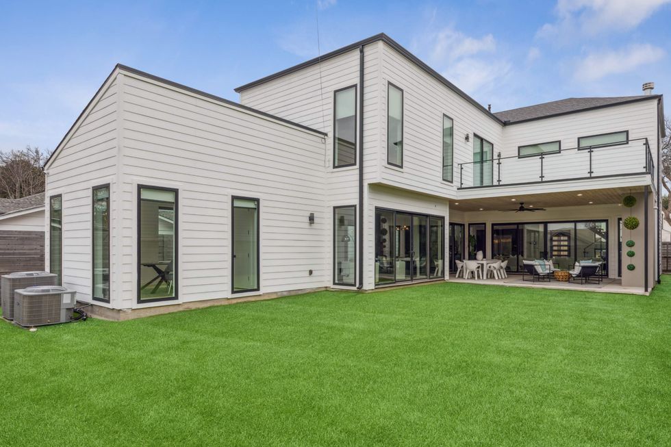 Derrick Henry's Dallas home for sale at 7307 Kaywood Drive