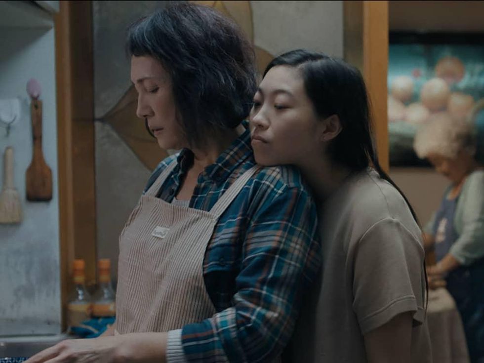 Diana Lin and Awkwafina in The Farewell