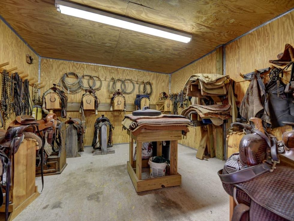 Dick DeGuerin ranch Burton for sale