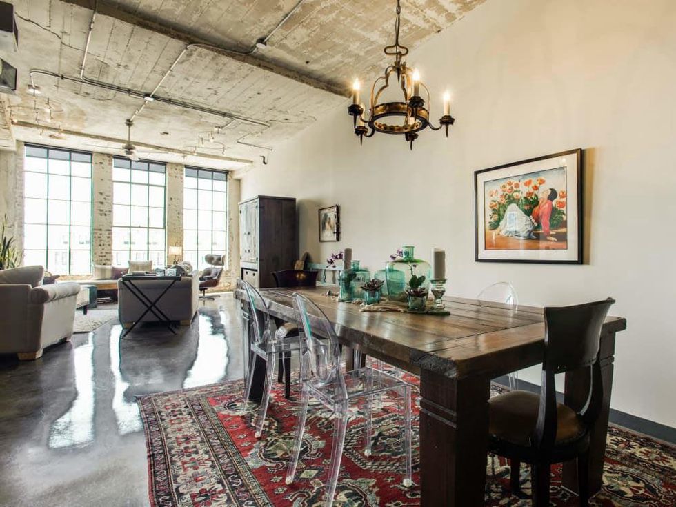 Dining room at 1122 Jackson St. in Dallas