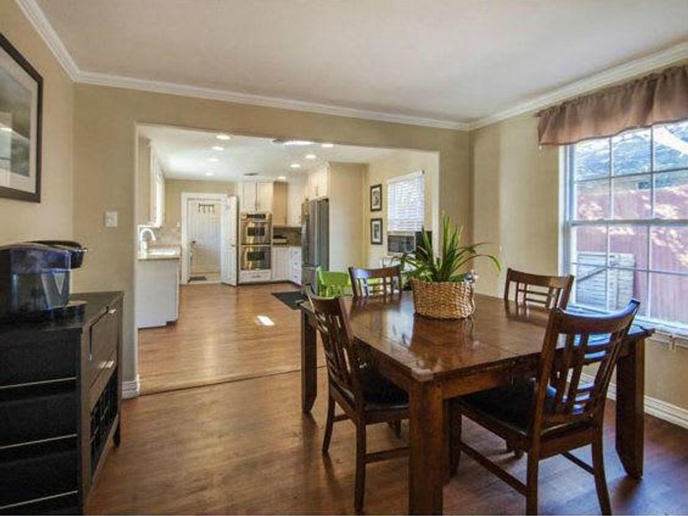 Dining room at 806 Knoll in Dallas