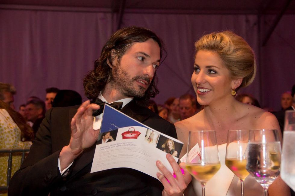 Dogan Perese, Laura Noble