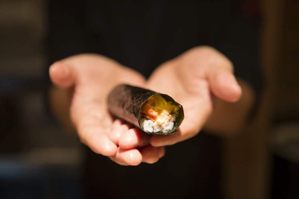 Domodomo hand roll