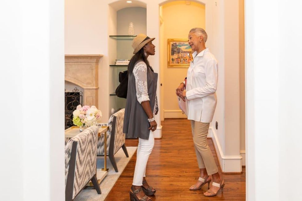 Donna Harvey, Tracey Huntley