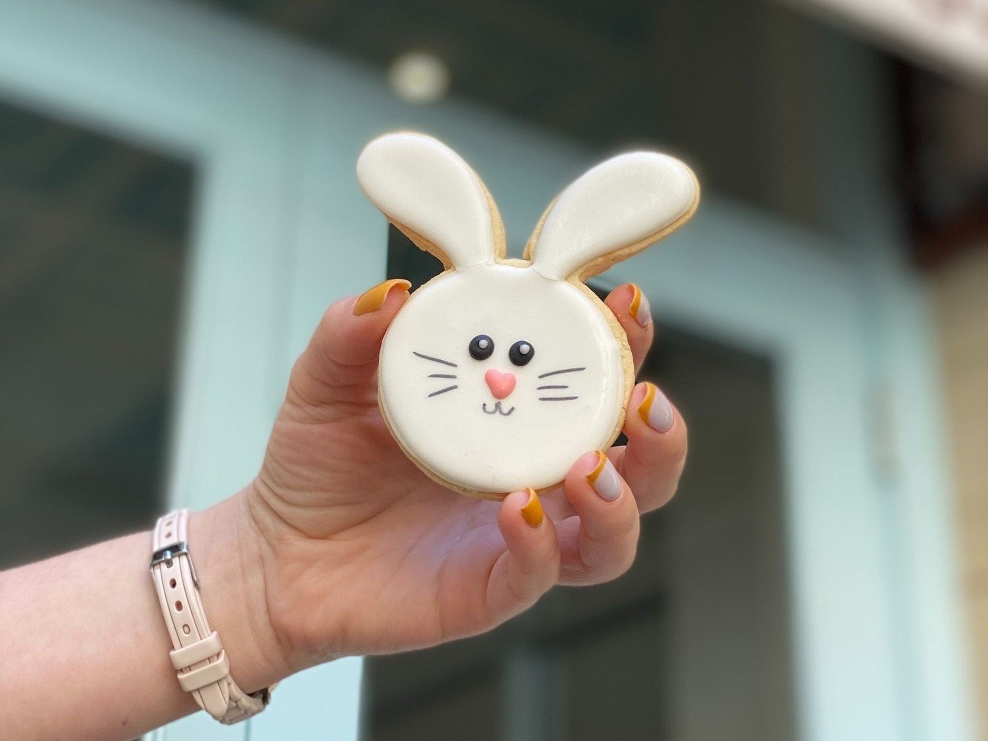 Easter bunny-shaped cookie