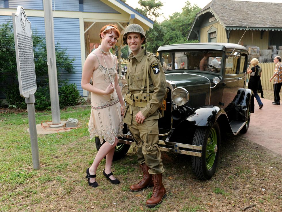 Emily Plagens, Stephen Shanabrook, Dallas News Society, History with a Twist