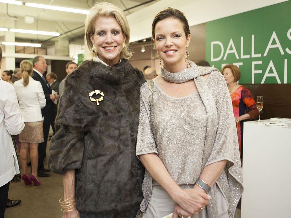 Emily Summers, Lisa Wilson