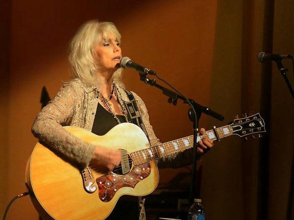 Emmylou Harris Performance