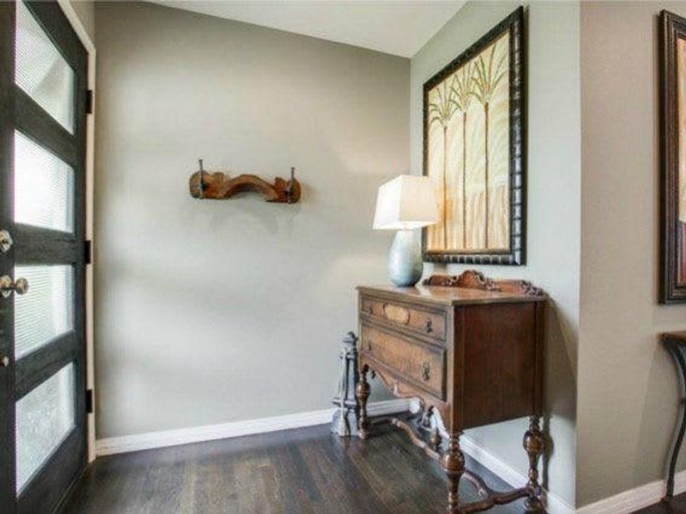 Entry at 6464 Fisher Rd. in Dallas