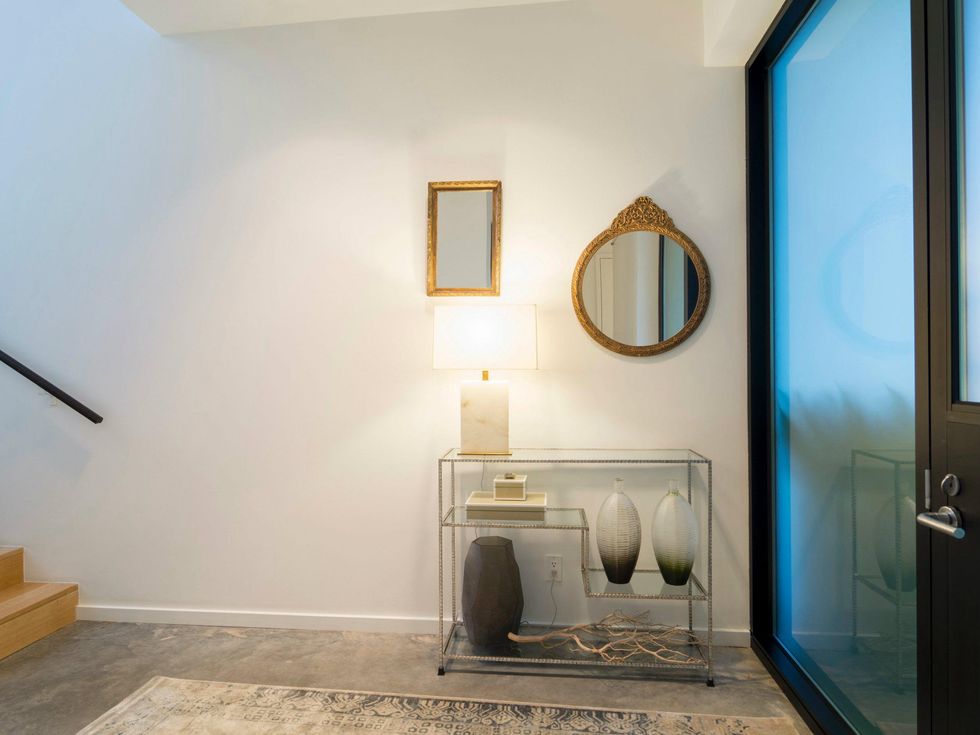 Entryway at 4143 Buena Vista E in Dallas