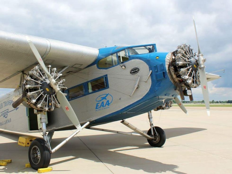 Experimental Aircraft Association presents 1929 Ford Tri-Motor Airliner Rides