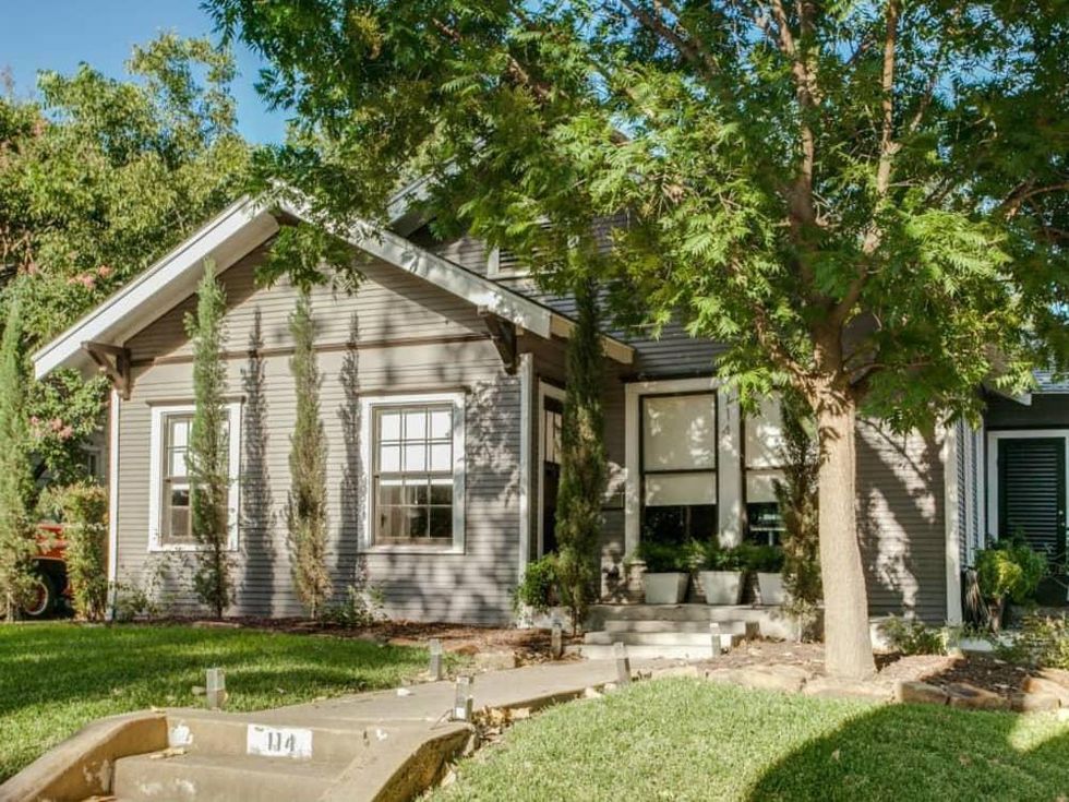 Exterior of 114 N. Edgefield in Dallas