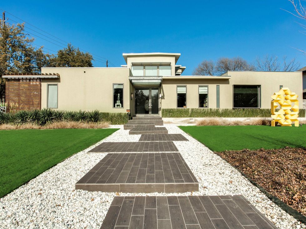 Exterior of 6607 Desco in Dallas