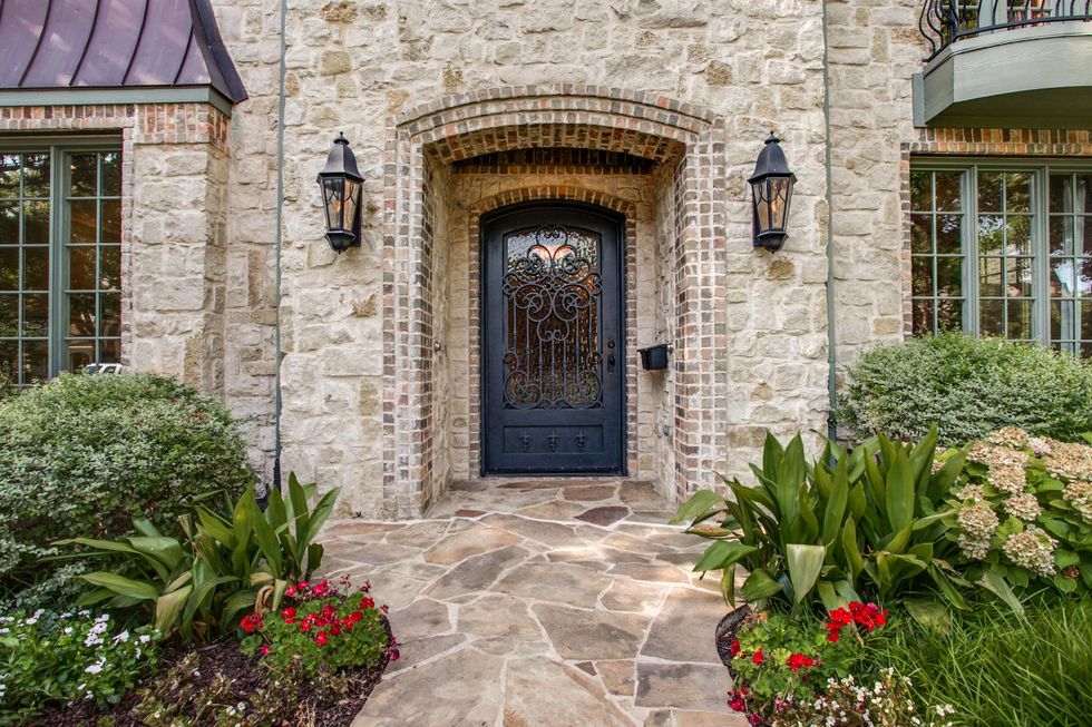 Exterior of 7826 Bryn Mawr in Dallas