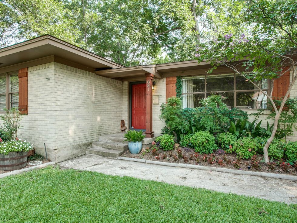 Exterior of 881 Berkinshire Dr. in Dallas