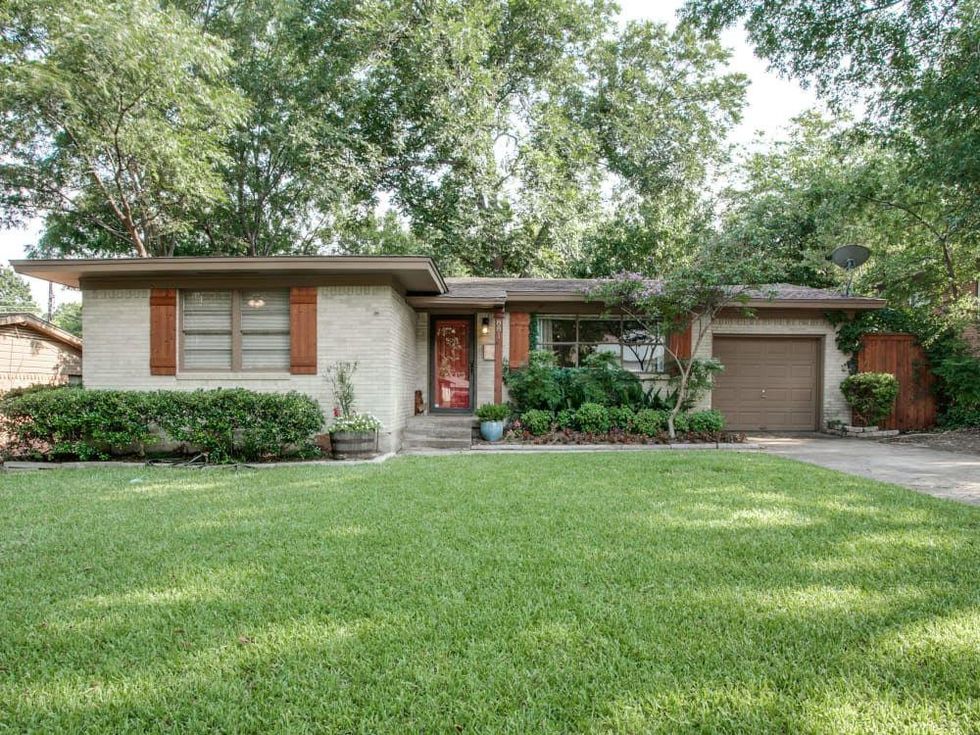 Exterior of 881 Berkinshire Dr. in Dallas