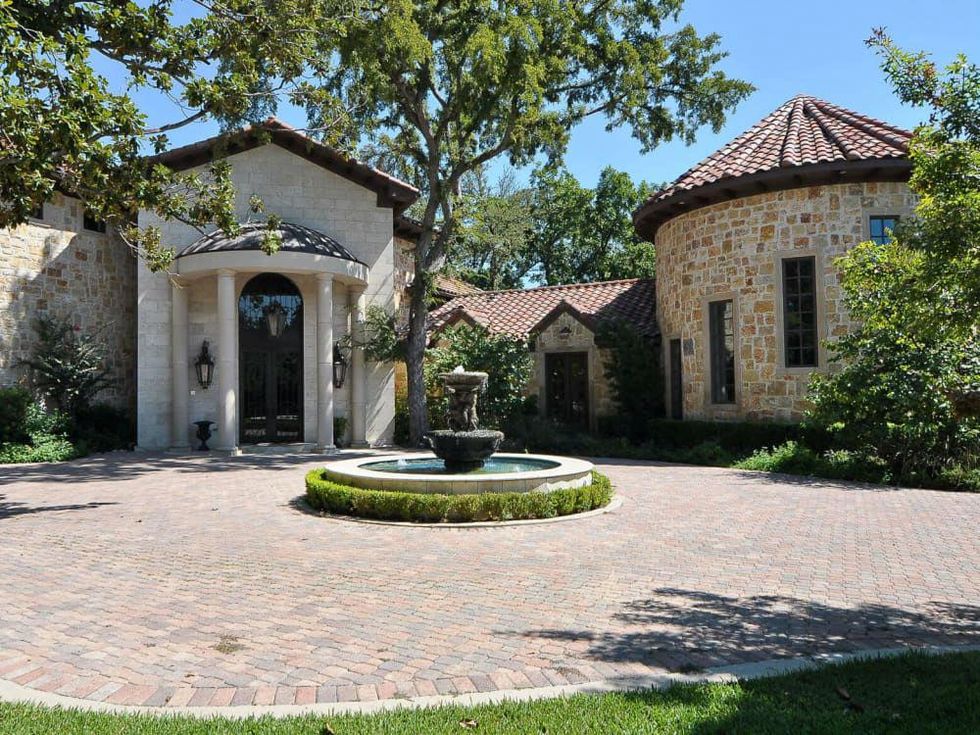 Exterior of 9520 Hathaway St. in Dallas