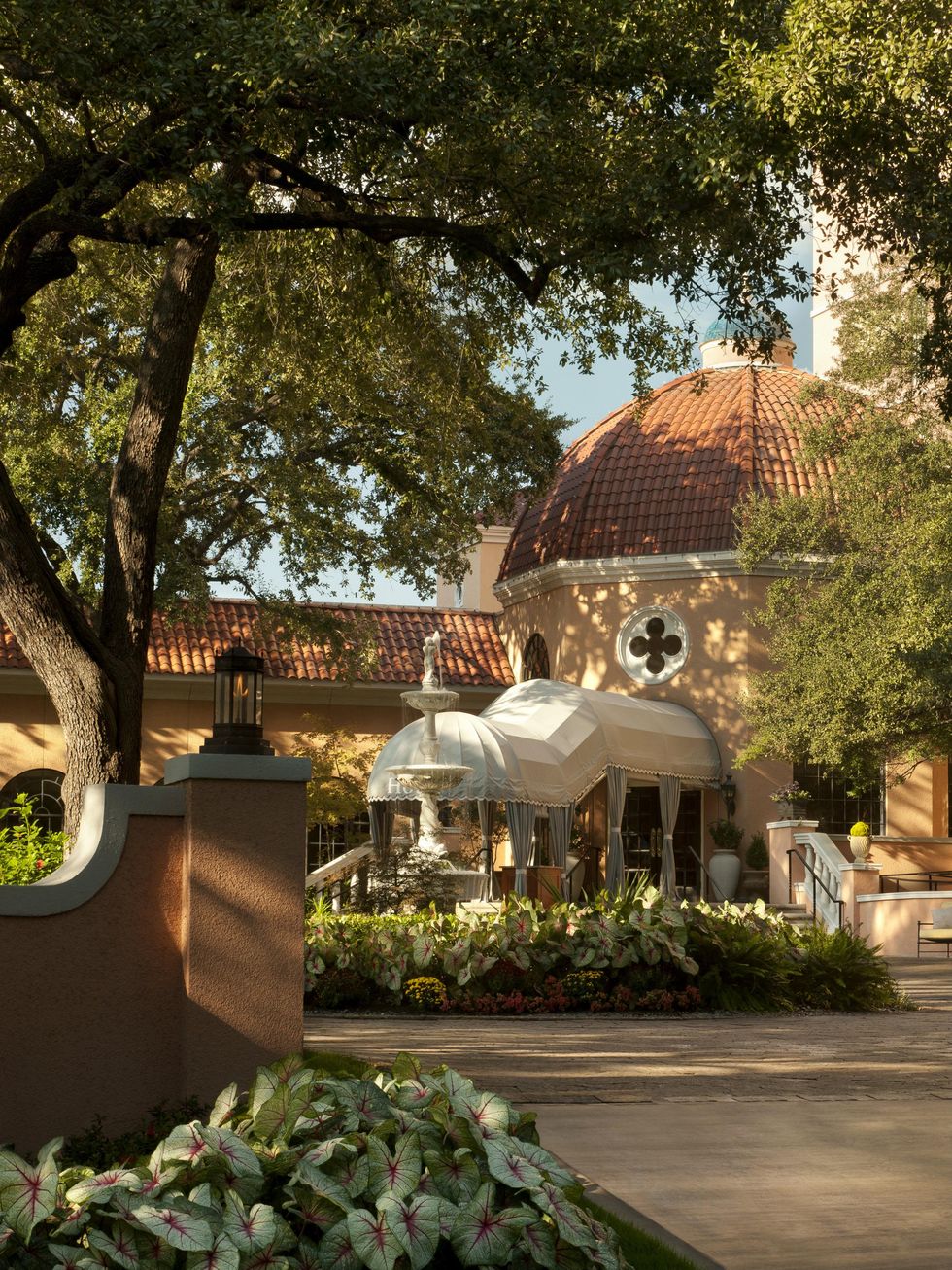 Exterior of Rosewood Mansion on Turtle Creek in Dallas
