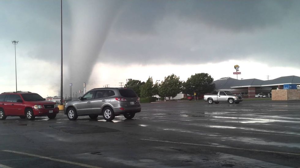 Terrifying Oklahoma tornado videos and sink-sleeping French bulldog top links we love