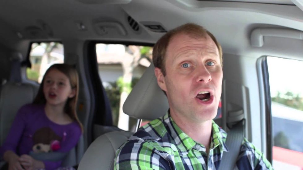 Grenada flight fiasco, Stephen King confusion and more links we love right now