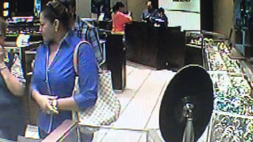 Con artists swindle more than $10,000 from NorthPark Center shopper