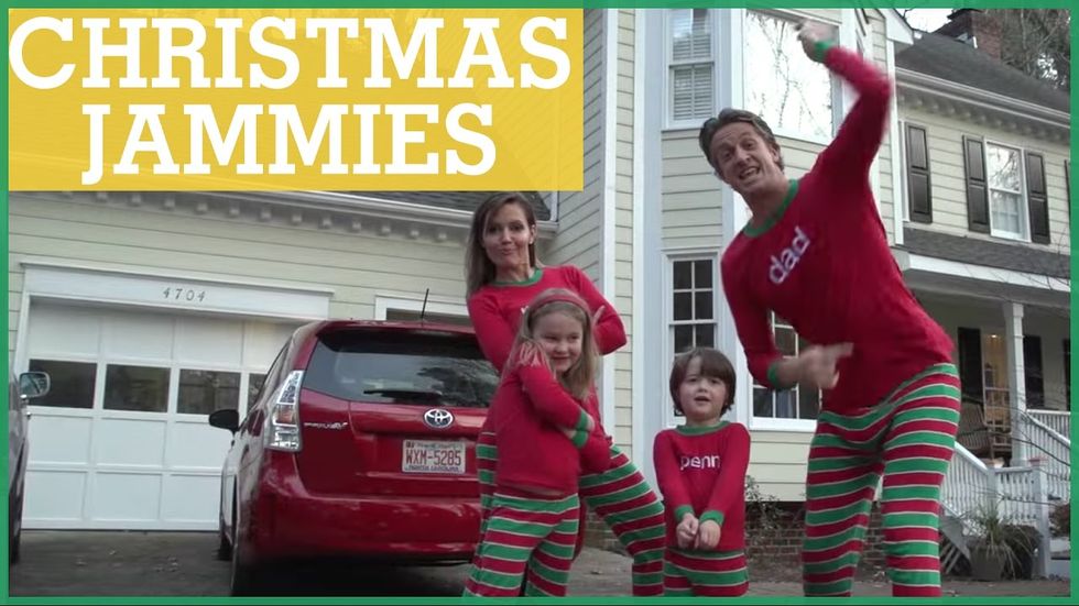 Adorable family's Christmas video goes viral and more links we love right now