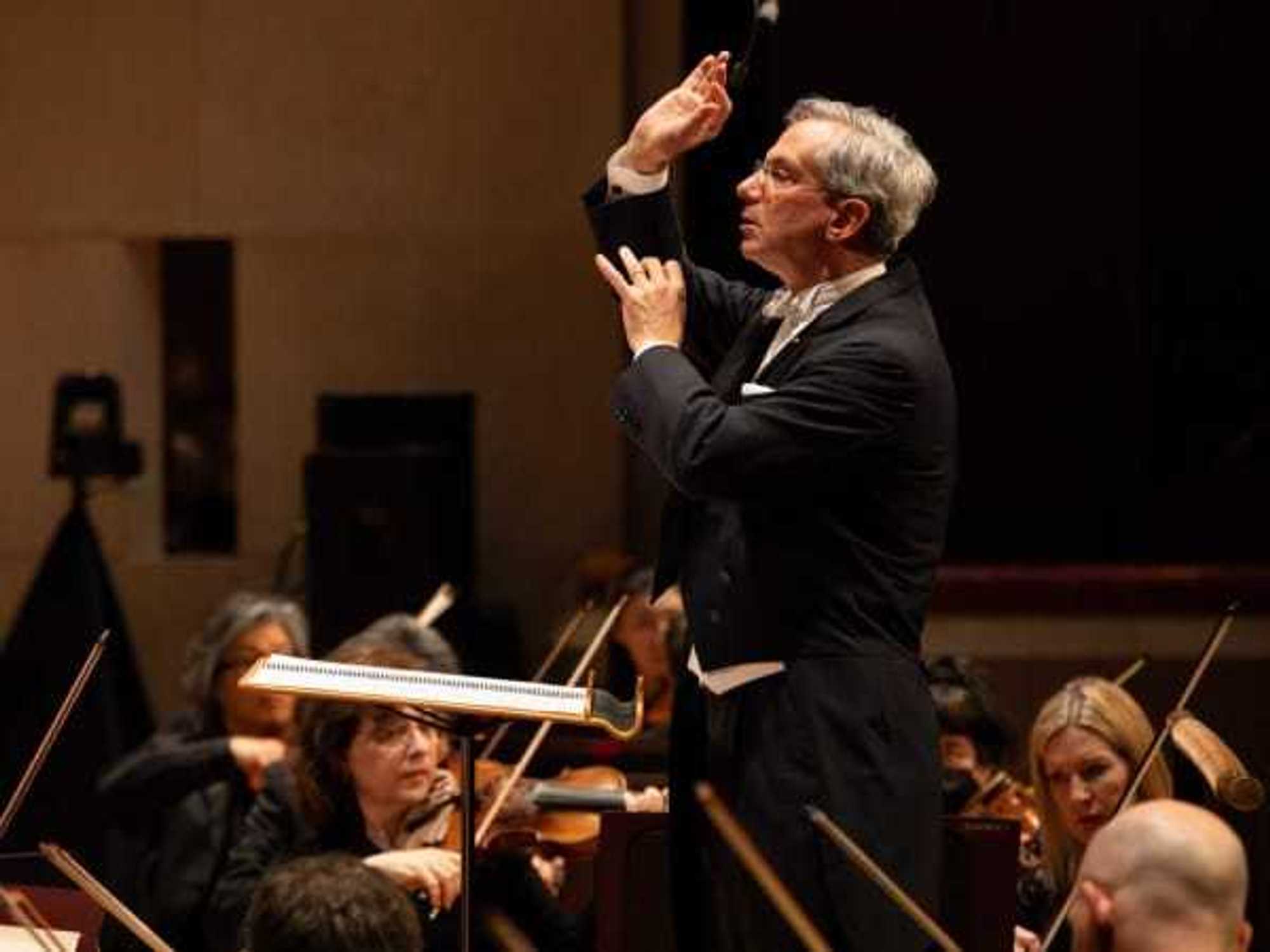 Fabio Luisi conducting the Dallas Symphony Orchestra