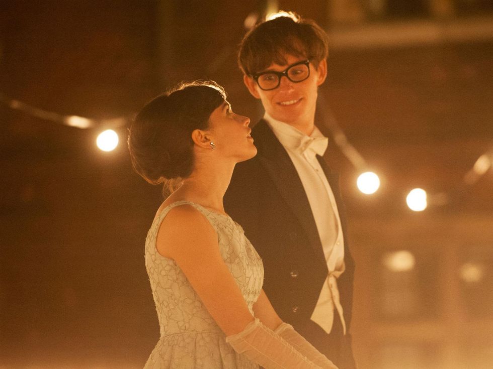 Felicity Jones and Eddie Remayne in The Theory of Everything