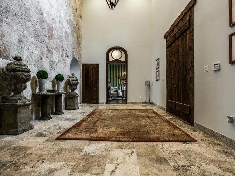 Foyer at 8211 Inwood Rd. in Dallas