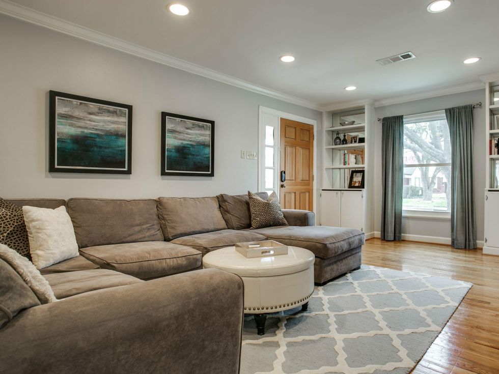 Front Living Room 2 6603 Santa Fe Avenue