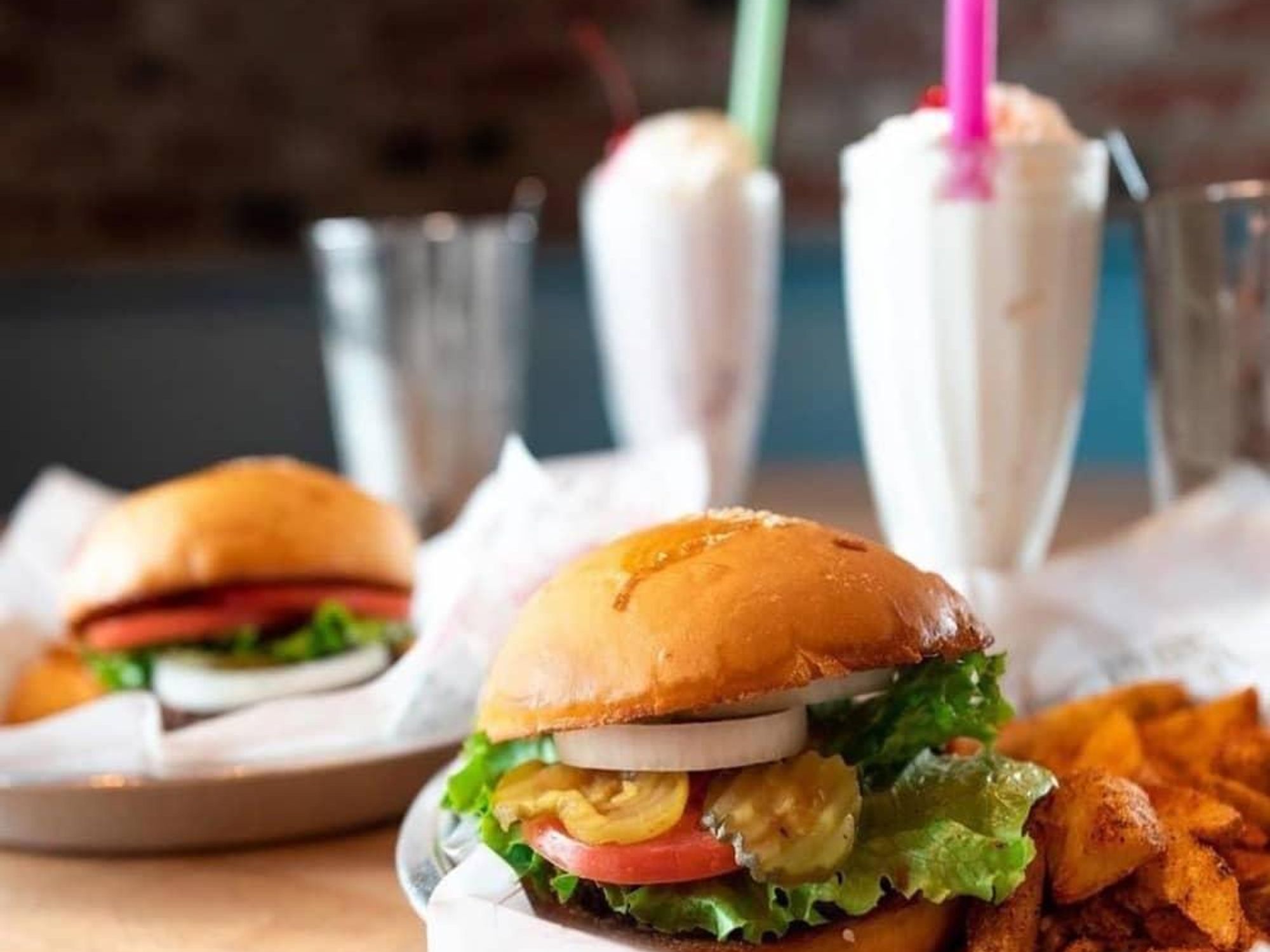 Fuddruckers burgers and shakes