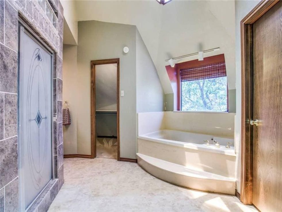 Geodesic dome house, 2056 Kimball, Southlake