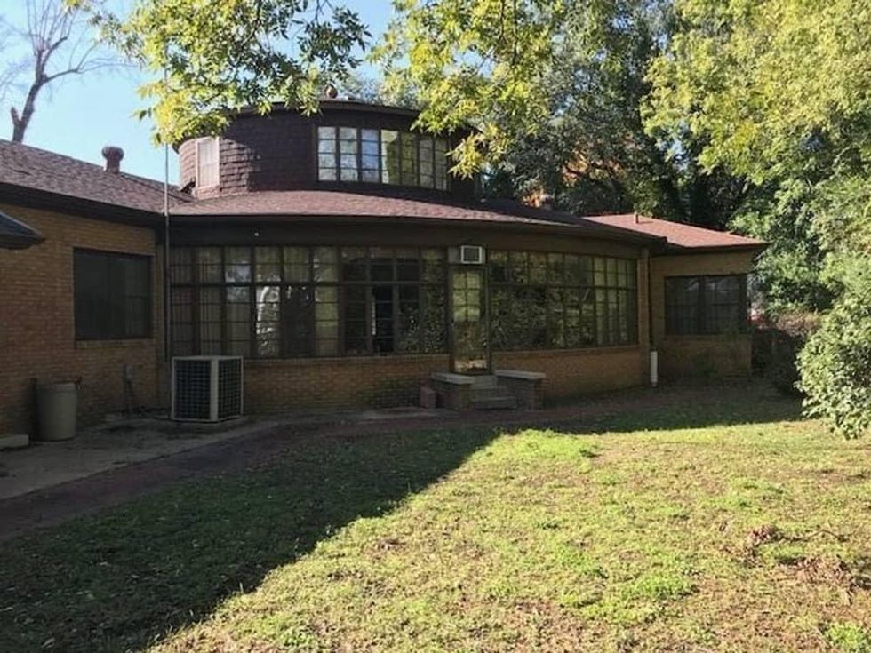 Gladewater round house