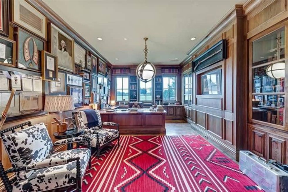 Glenn Beck home, 2224 King Fisher, Westlake