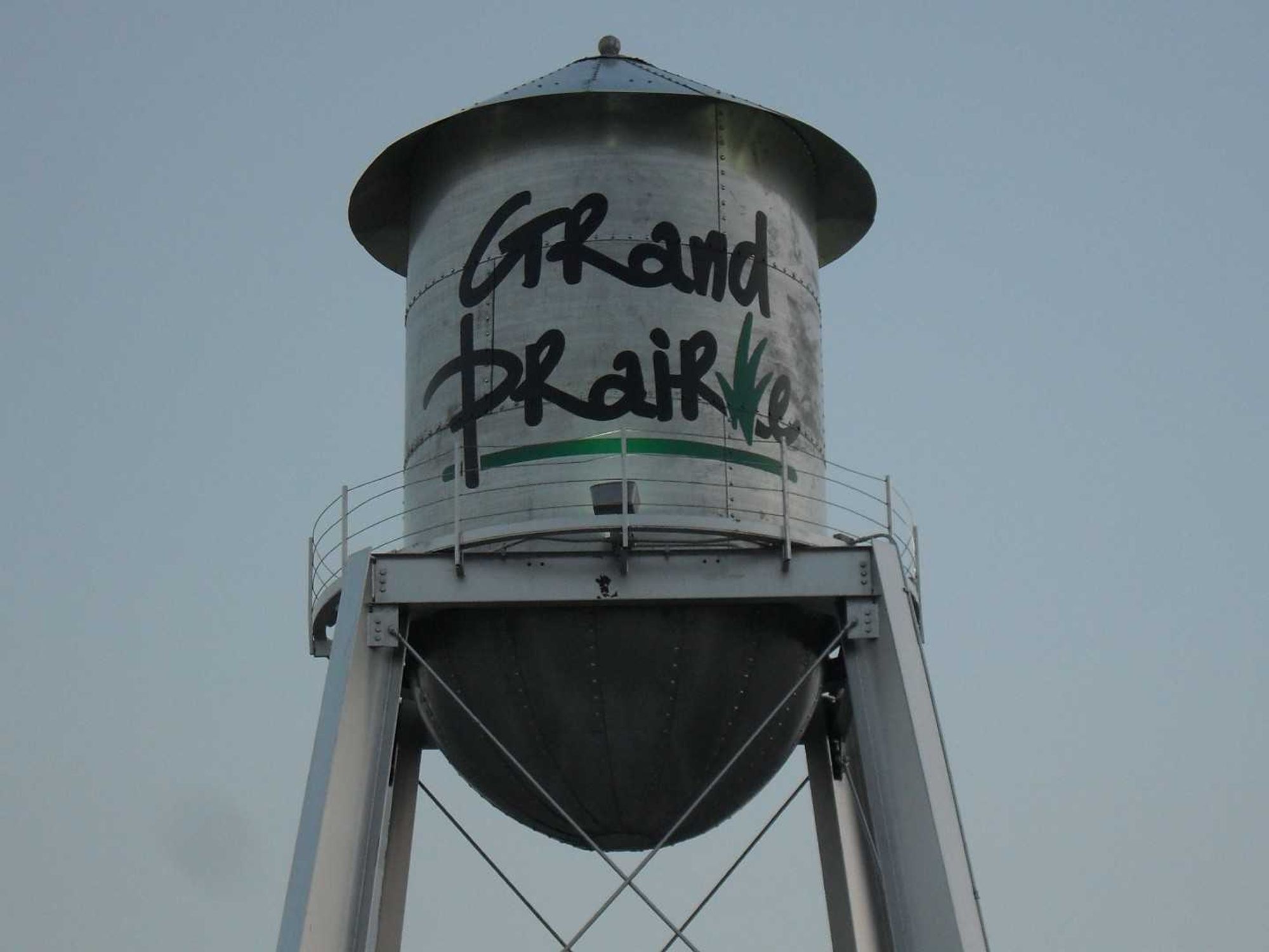 Grand Prairie water tower