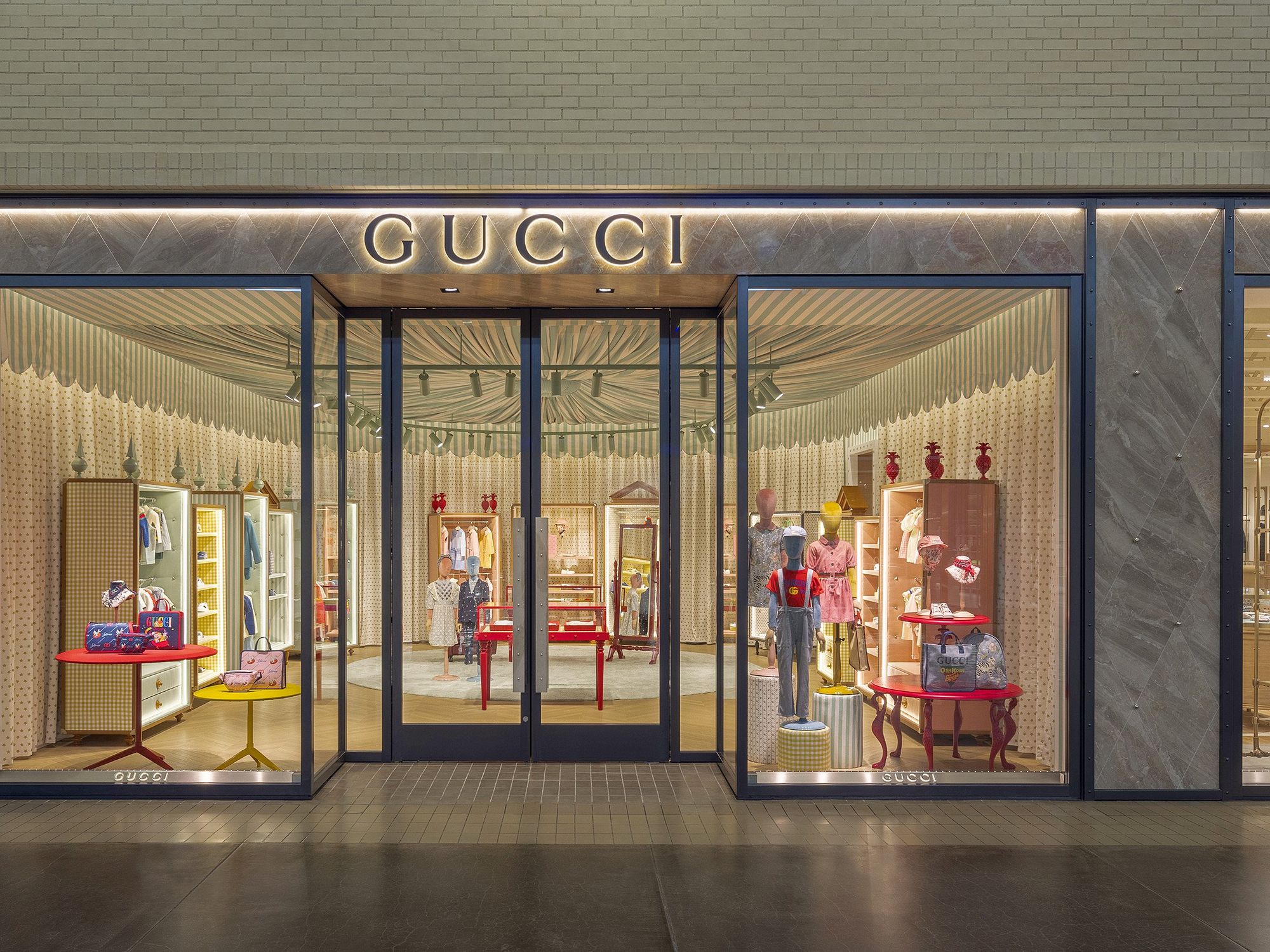 Fashion Pop-up Store - Gucci Diana