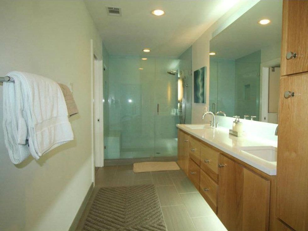 Guest bath at 11316 Valleydale Dr. in Dallas