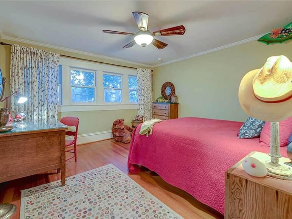 Guest room at 701 S. Clinton Ave. in Oak Cliff