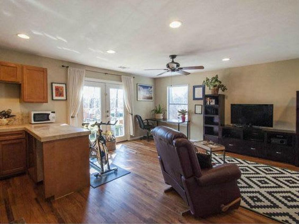 Guest suite at 806 Knoll in Dallas